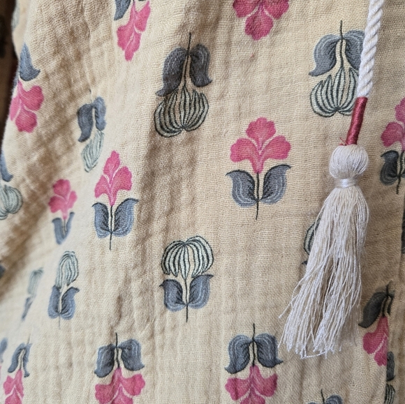 Porridge Anthropologie Elizabeth Floral Yellow Peasant Blouse. Size XS - Picture 4 of 14